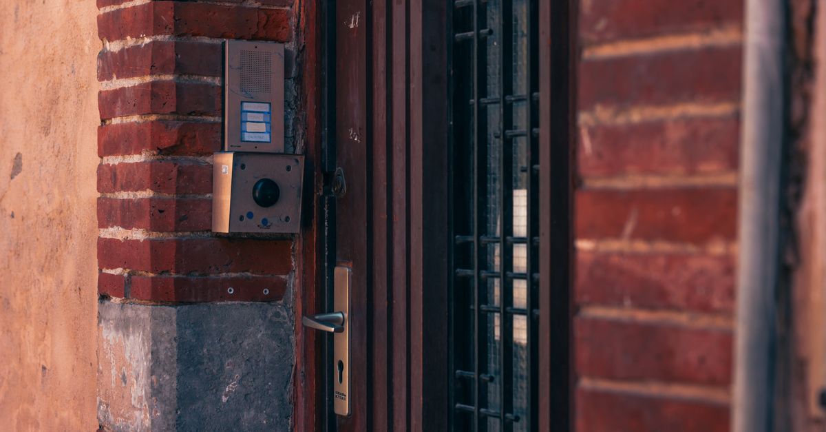 How Much Does a Local Locksmith Charge Around Here? — Shirleylocksmithpro