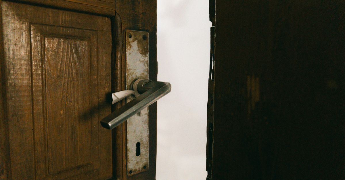 Door Knob Lock Installation — Shirleylocksmithpro